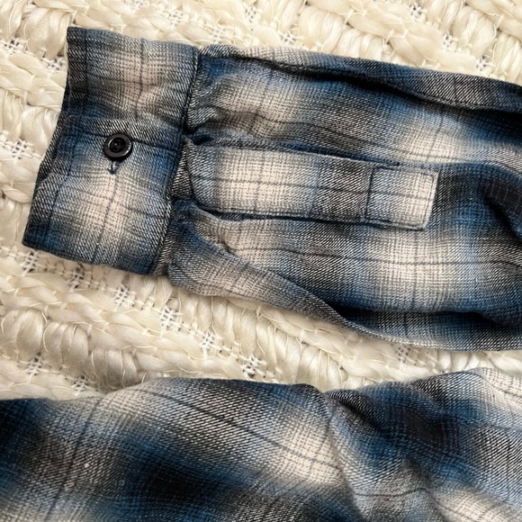 UNIF Plaid cold shoulder oversized button down - Picture 3 of 5